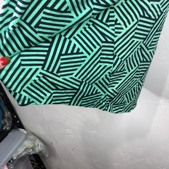 NWT LuLaRoe Irma green and blue geometric print top size xs - Picture 5 of 11